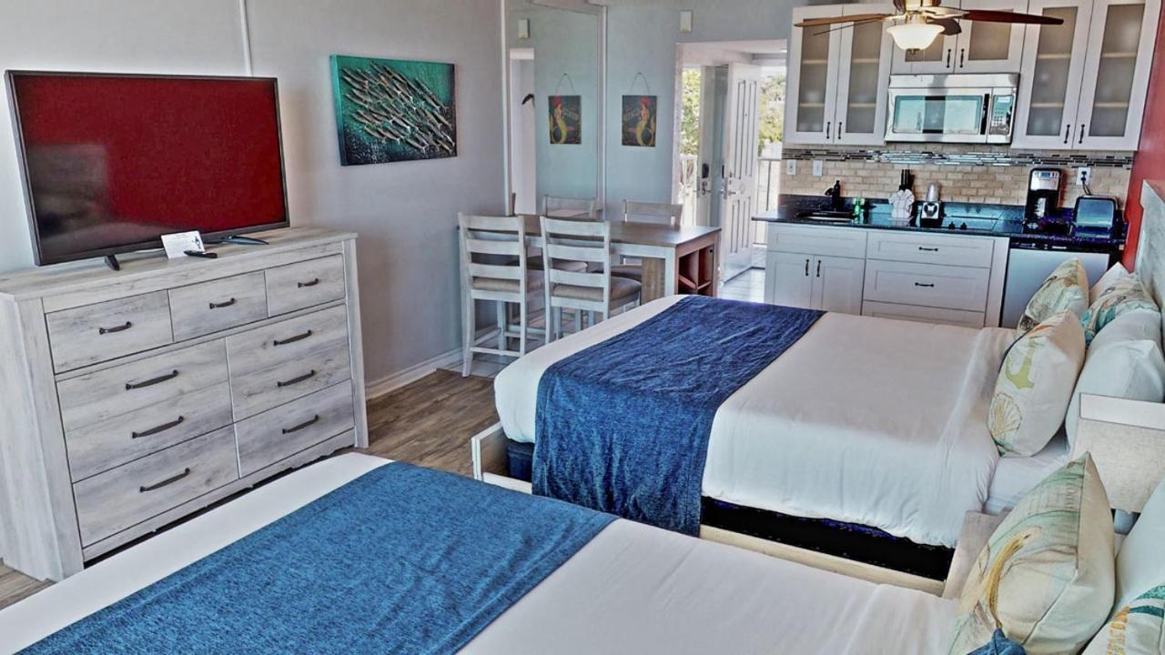 Island Inn Beach Resort Сант Пит Бич Экстерьер фото
