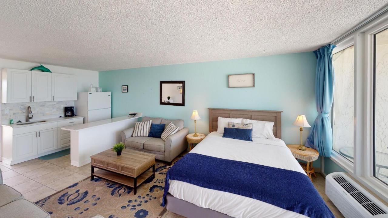 Island Inn Beach Resort Сант Пит Бич Экстерьер фото
