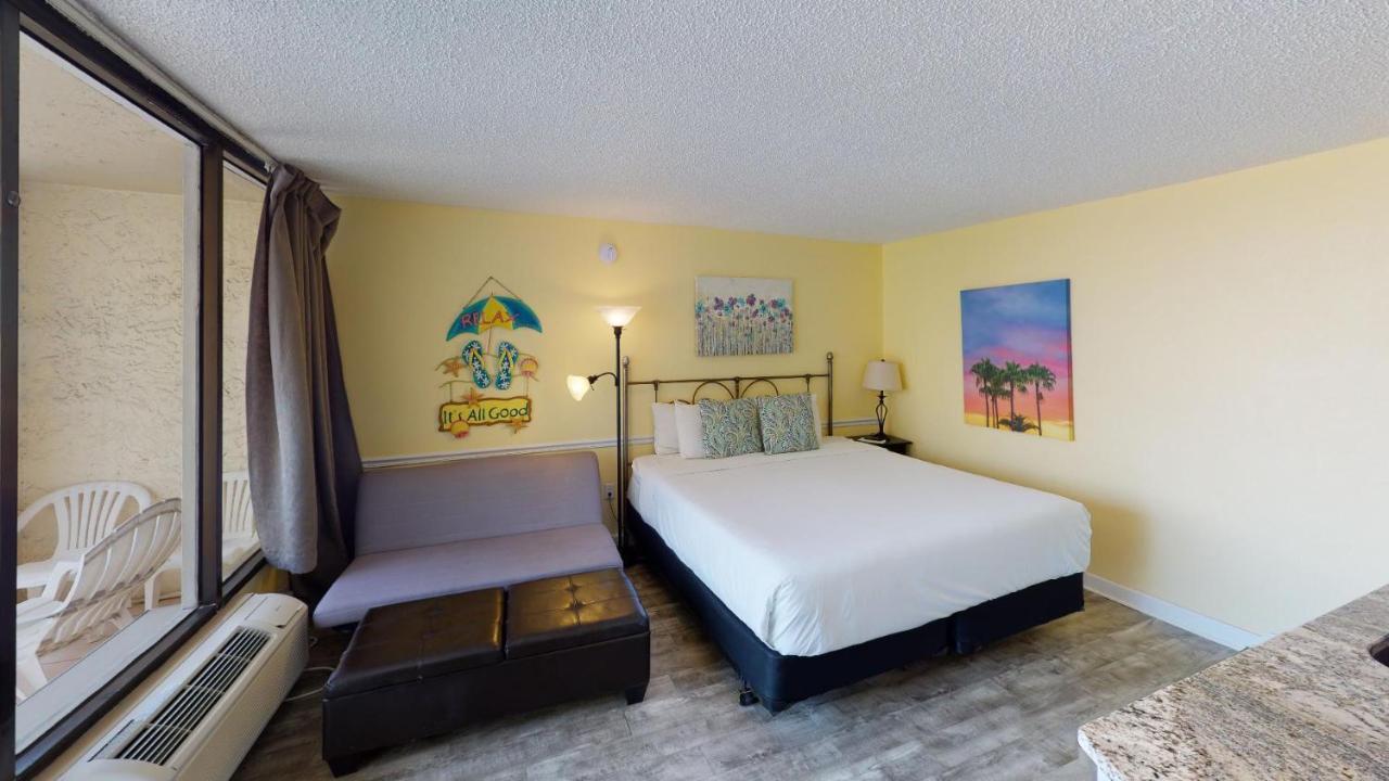 Island Inn Beach Resort Сант Пит Бич Экстерьер фото