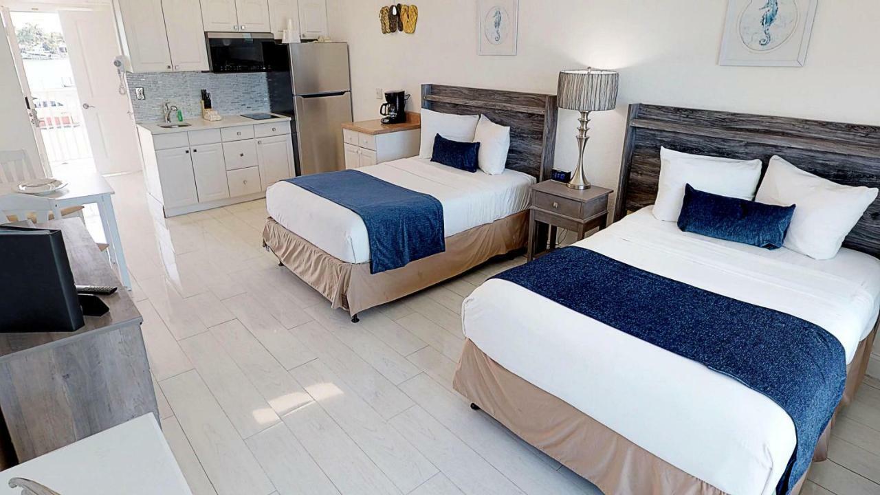 Island Inn Beach Resort Сант Пит Бич Экстерьер фото