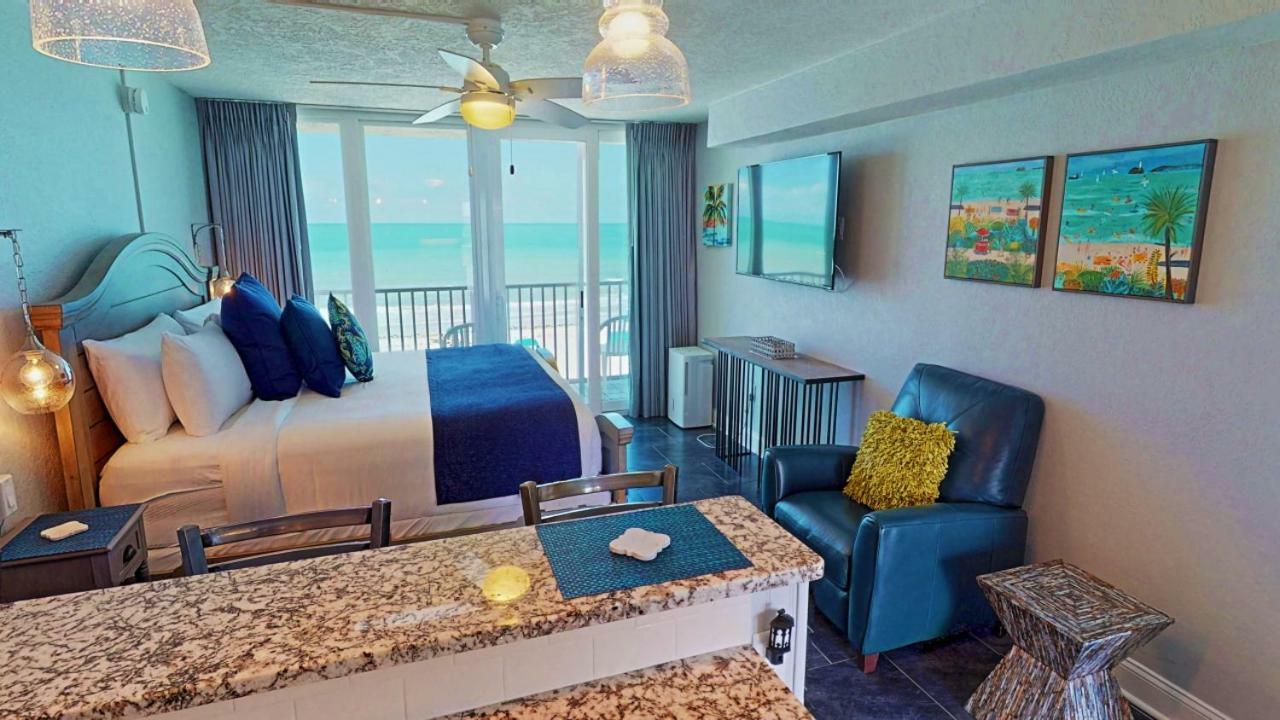 Island Inn Beach Resort Сант Пит Бич Экстерьер фото