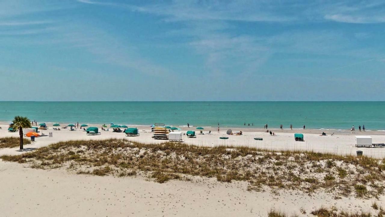 Island Inn Beach Resort Сант Пит Бич Экстерьер фото